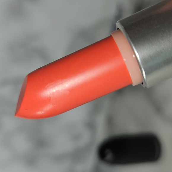 TROPIC TONIC NWOB Matte Lipstick MAC - Picture 6 of 13